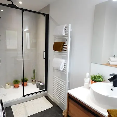 Le Charme Parisien - Confortable Feriehus Sallaumines